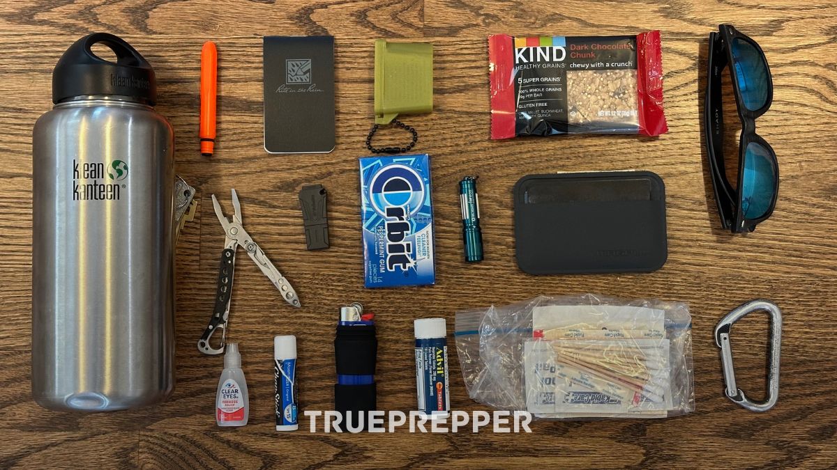 Sean's example small EDC keychain and pocket essentials for everyday carry